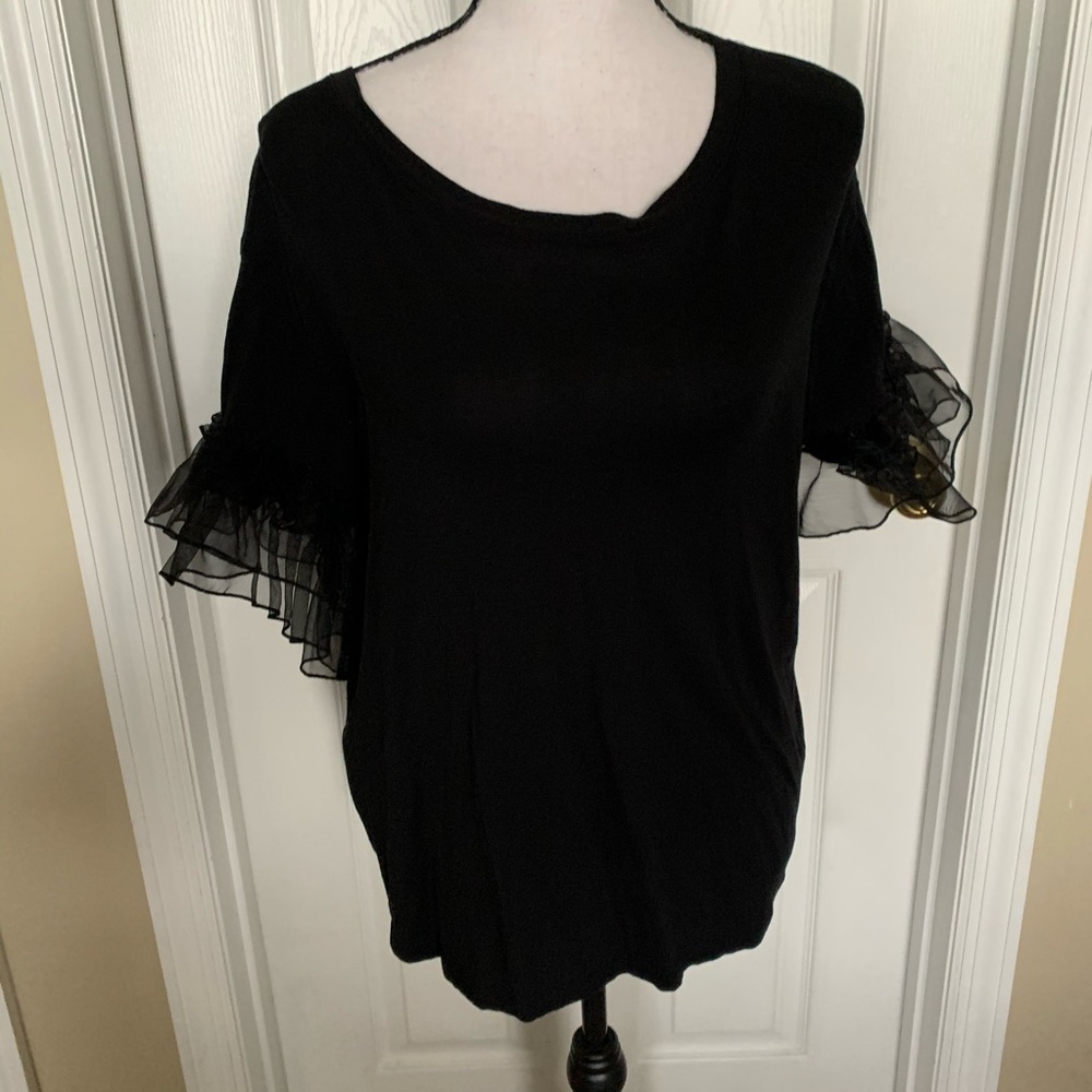Ruffle-sleeve t-shirt